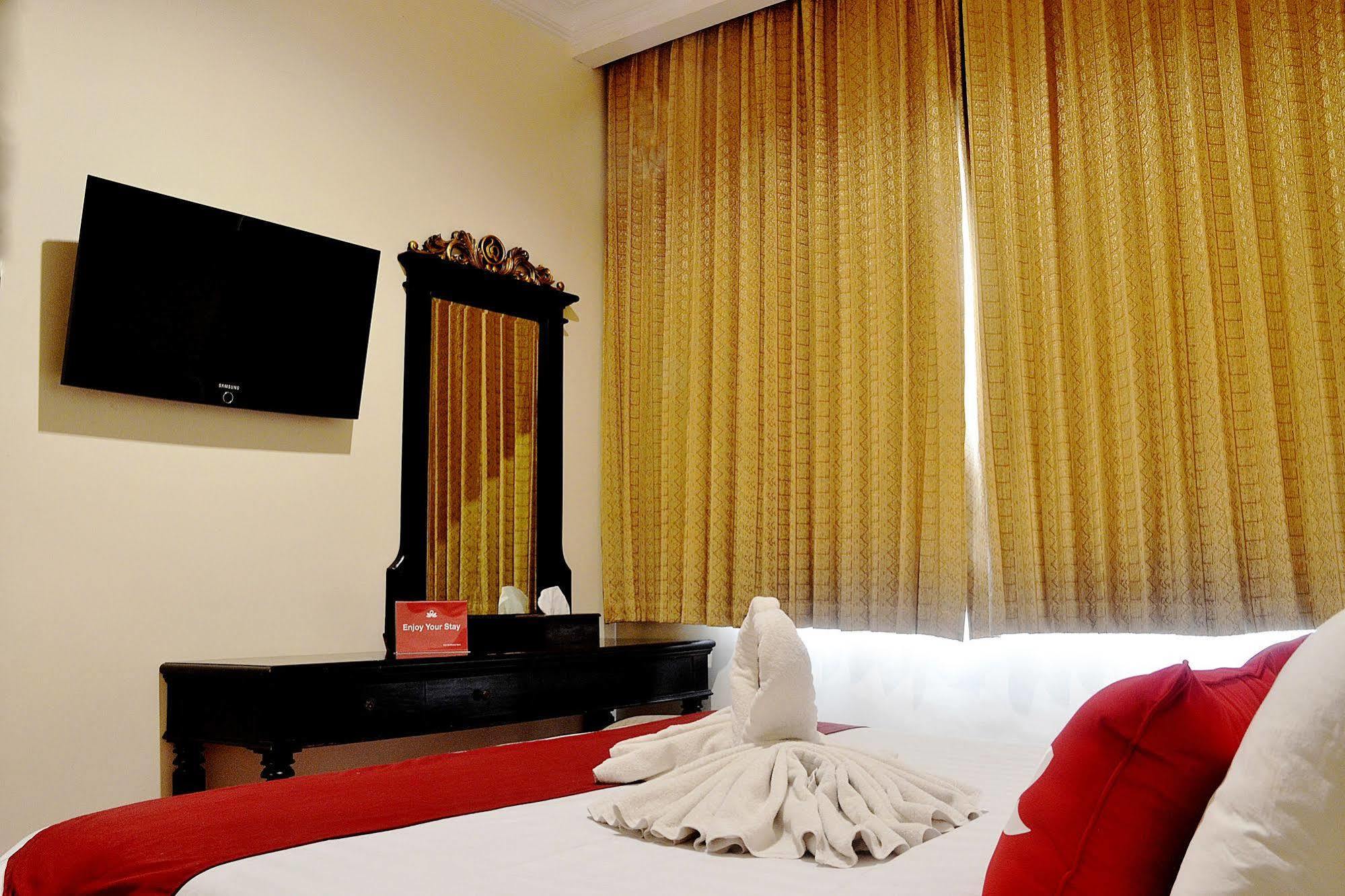 Zen Rooms Sultan Iskandar Muda Sorabaya Extérieur photo